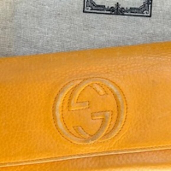 Authentic Golden Gucci Soho long wallet - Picture 2 of 9
